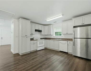 226 Thornton Street Sw - Photo Thumbnail 9