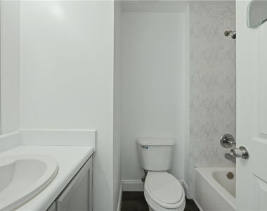 226 Thornton Street Sw - Photo Thumbnail 6