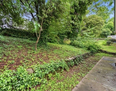 226 Thornton Street Sw - Photo Thumbnail 13