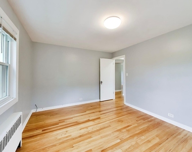 6405 N Normandy Avenue - Photo Thumbnail 10