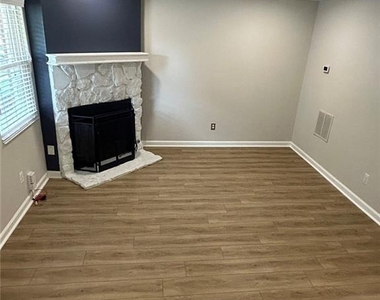 1453 Springleaf Circle Se - Photo Thumbnail 2