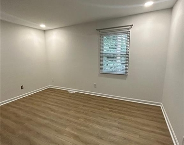 1453 Springleaf Circle Se - Photo Thumbnail 9