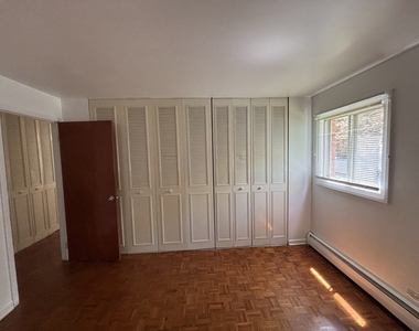 435 Burlington Avenue - Photo Thumbnail 3