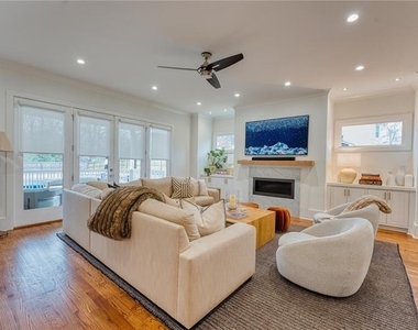 2975 Osborne Road Ne - Photo Thumbnail 4