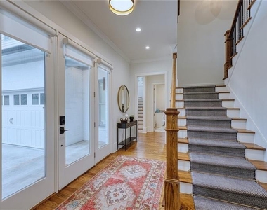 2975 Osborne Road Ne - Photo Thumbnail 2