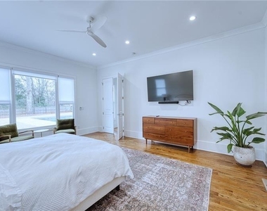 2975 Osborne Road Ne - Photo Thumbnail 13