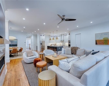 2975 Osborne Road Ne - Photo Thumbnail 5