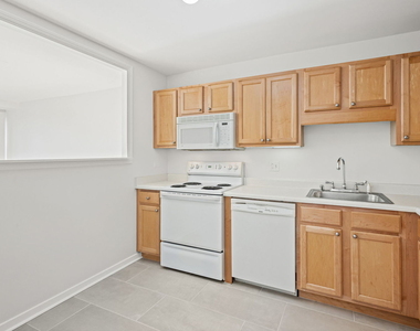 211 E Ohio Street - Photo Thumbnail 9