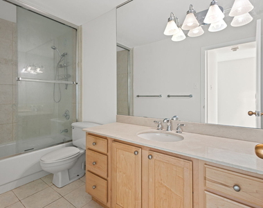 211 E Ohio Street - Photo Thumbnail 14