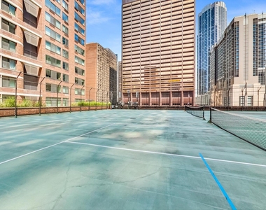 211 E Ohio Street - Photo Thumbnail 22