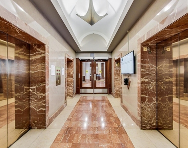 211 E Ohio Street - Photo Thumbnail 5