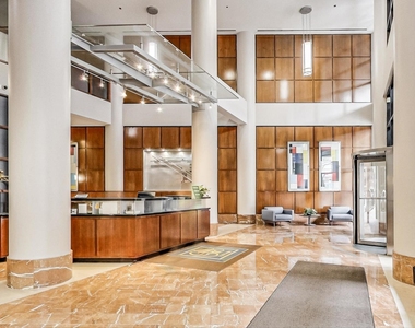 211 E Ohio Street - Photo Thumbnail 4