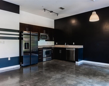 333 Nelson Street Sw - Photo Thumbnail 2