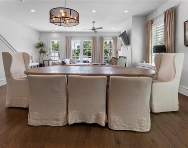 323 S Esplanade - Photo Thumbnail 14