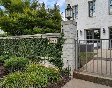 323 S Esplanade - Photo Thumbnail 2