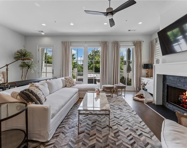 323 S Esplanade - Photo Thumbnail 8