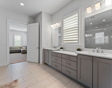 323 S Esplanade - Photo Thumbnail 27