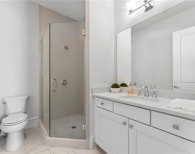 323 S Esplanade - Photo Thumbnail 31
