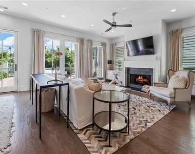 323 S Esplanade - Photo Thumbnail 7