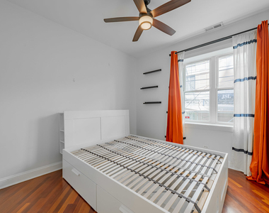 906 W Winona Street - Photo Thumbnail 5