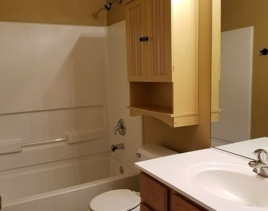 2444 Emily Lane - Photo Thumbnail 19