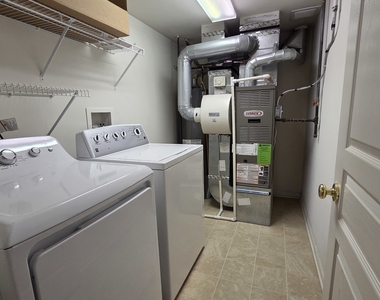 2444 Emily Lane - Photo Thumbnail 18