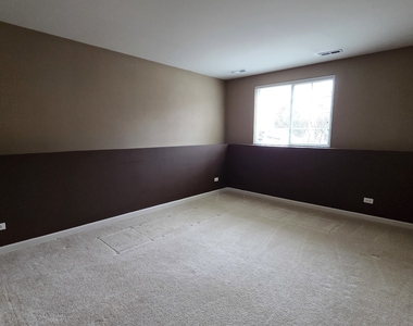 2444 Emily Lane - Photo Thumbnail 17