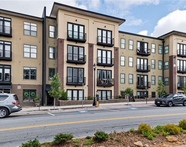 5300 Peachtree Road - Photo Thumbnail 1