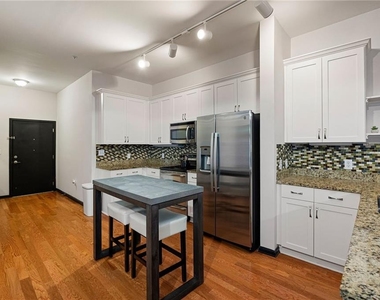 5300 Peachtree Road - Photo Thumbnail 6