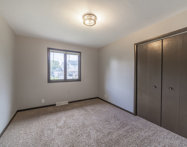 77 Joy Street - Photo Thumbnail 11