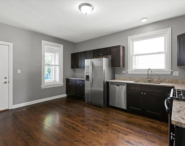 5344 W Eddy Street - Photo Thumbnail 2