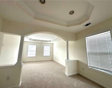 5876 Rue Villa Lane - Photo Thumbnail 9