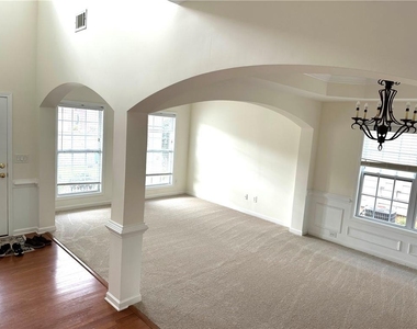 5876 Rue Villa Lane - Photo Thumbnail 3