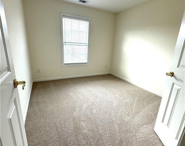 5876 Rue Villa Lane - Photo Thumbnail 11