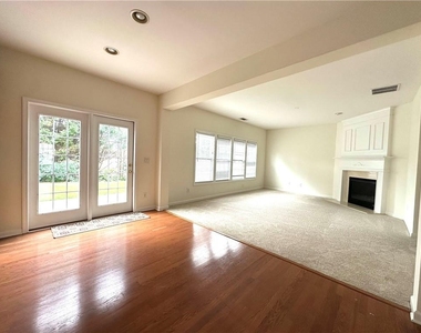 5876 Rue Villa Lane - Photo Thumbnail 5