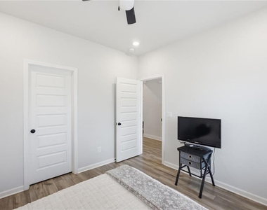 2700 Westgate Park Drive - Photo Thumbnail 7