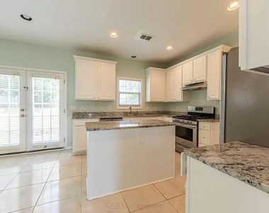 3985 Shallowford Green Court - Photo Thumbnail 4
