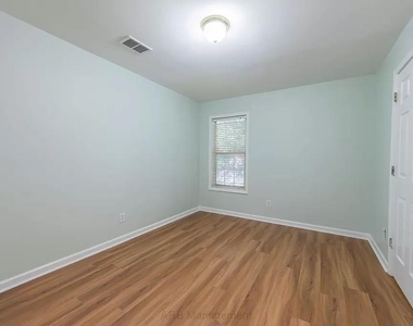 3985 Shallowford Green Court - Photo Thumbnail 13