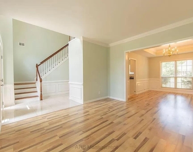 3985 Shallowford Green Court - Photo Thumbnail 2