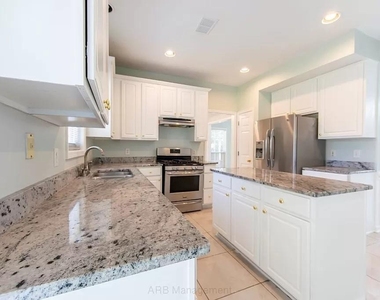 3985 Shallowford Green Court - Photo Thumbnail 5