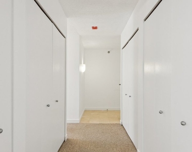 512 N Mcclurg Court - Photo Thumbnail 2