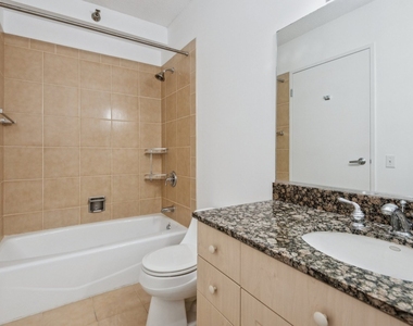 512 N Mcclurg Court - Photo Thumbnail 10