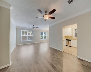 10 Perimeter Summit Boulevard Ne - Photo Thumbnail 12
