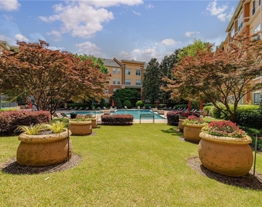 10 Perimeter Summit Boulevard Ne - Photo Thumbnail 1