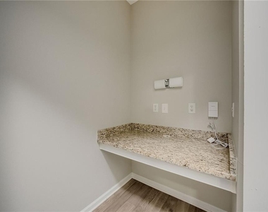 10 Perimeter Summit Boulevard Ne - Photo Thumbnail 9