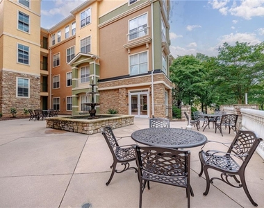 10 Perimeter Summit Boulevard Ne - Photo Thumbnail 6