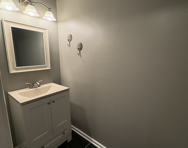 503 Ascot Lane - Photo Thumbnail 7