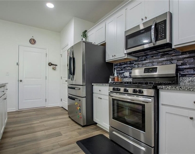 194 Rivulet Drive - Photo Thumbnail 8