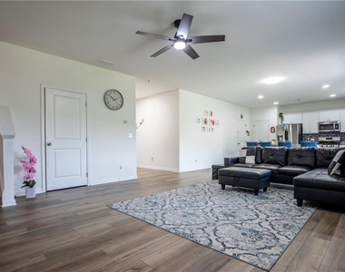 194 Rivulet Drive - Photo Thumbnail 4