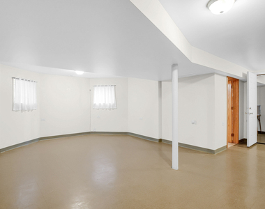 8233 S Langley Avenue - Photo Thumbnail 2